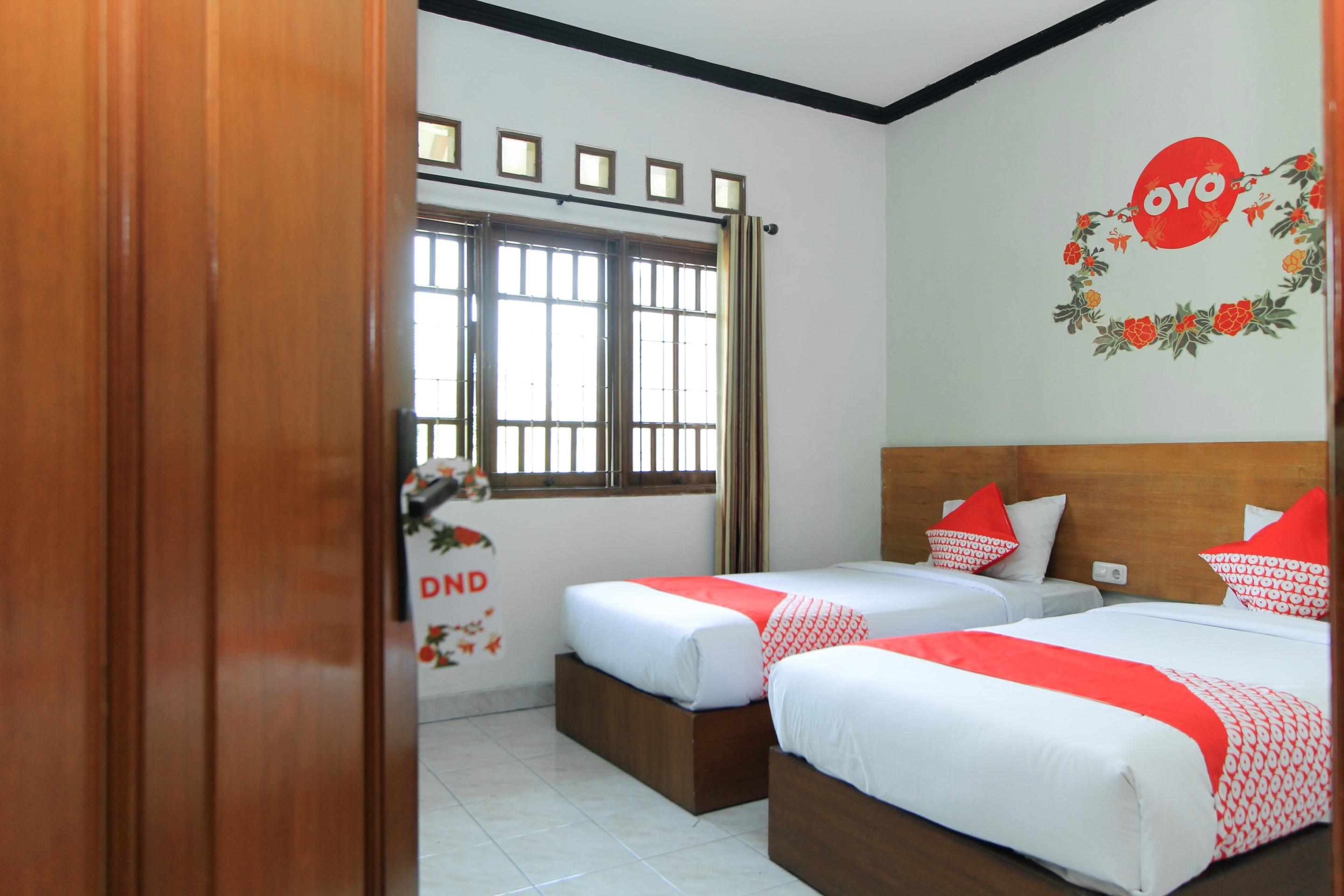 Santo Guest House Surabaya Esterno foto