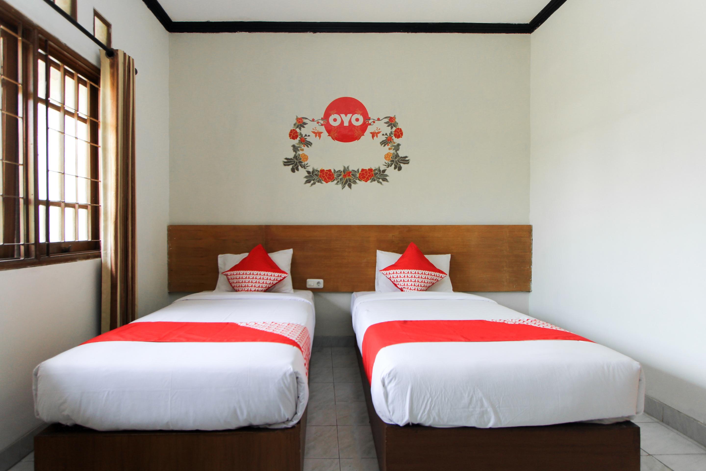 Santo Guest House Surabaya Esterno foto
