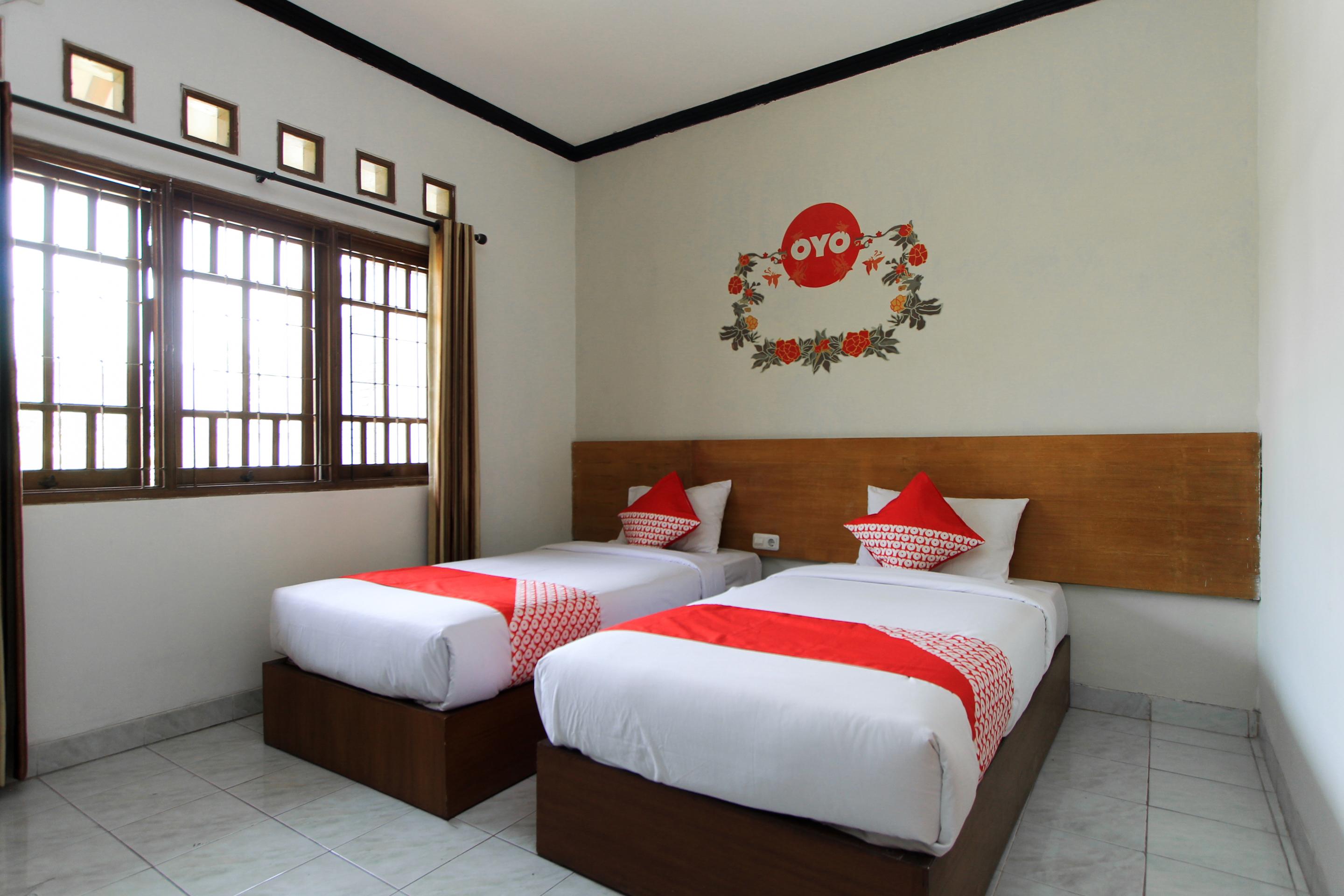 Santo Guest House Surabaya Esterno foto
