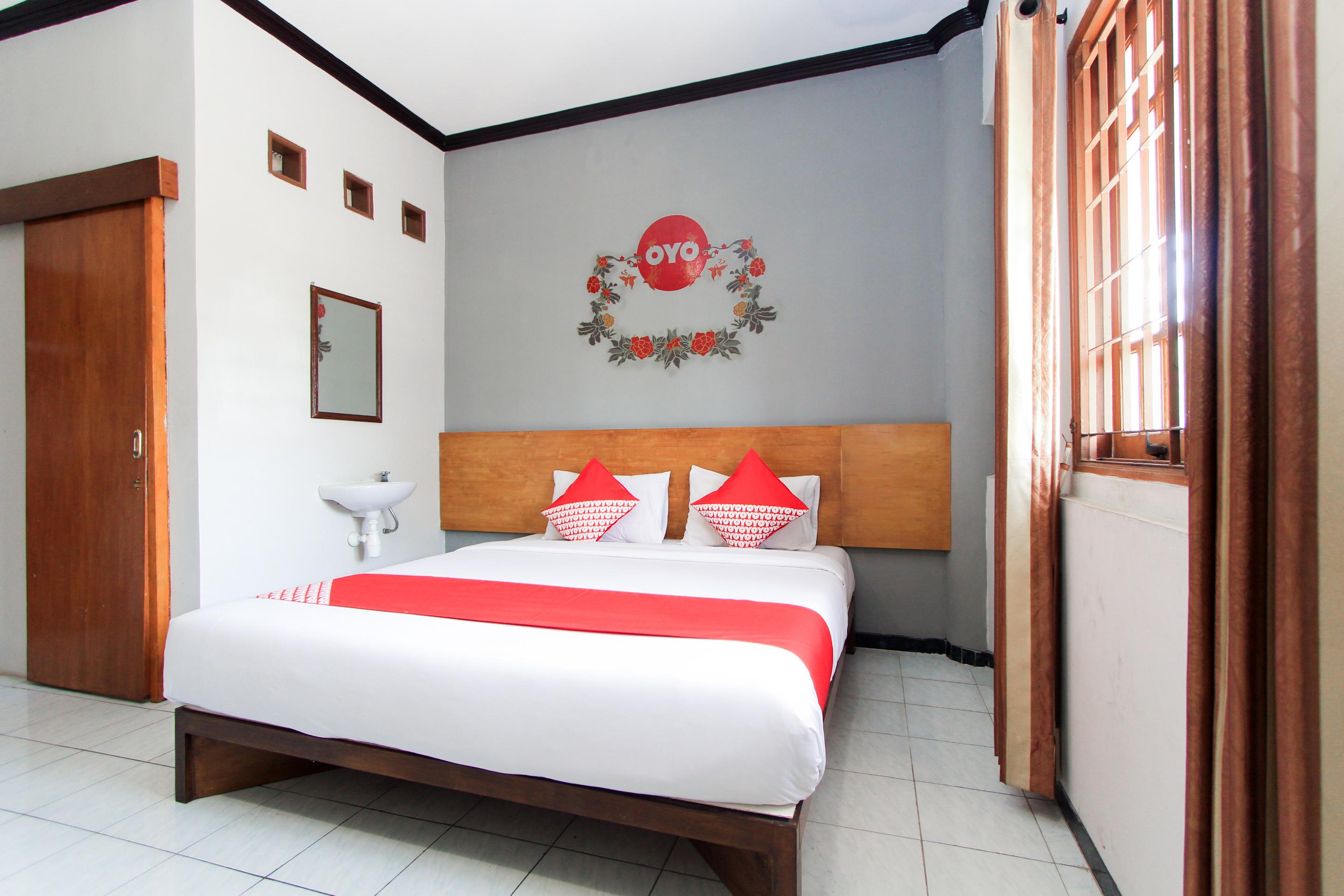 Santo Guest House Surabaya Esterno foto